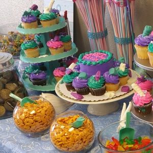 Meet your Posher, Myra